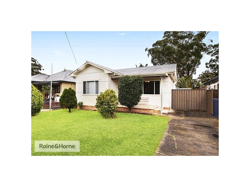 25 Lake Road, Blackwall NSW 2256