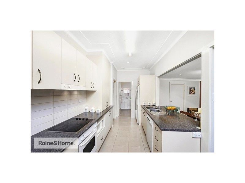 25 Lake Road, Blackwall NSW 2256