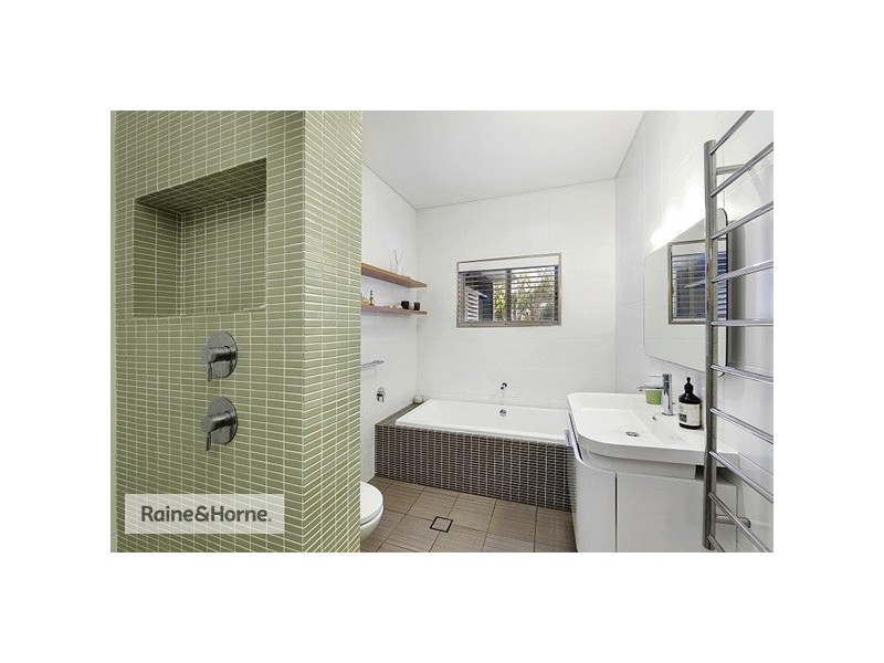 4 McMasters Road, Woy Woy NSW 2256