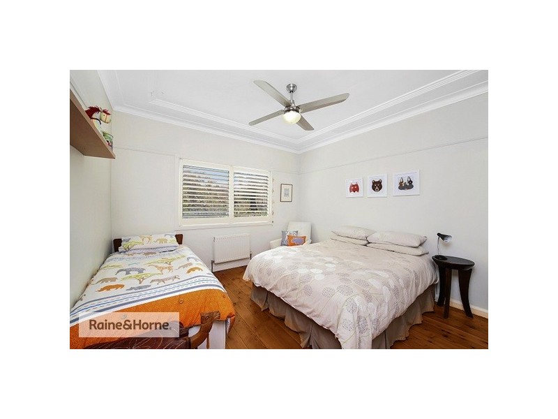 4 McMasters Road, Woy Woy NSW 2256