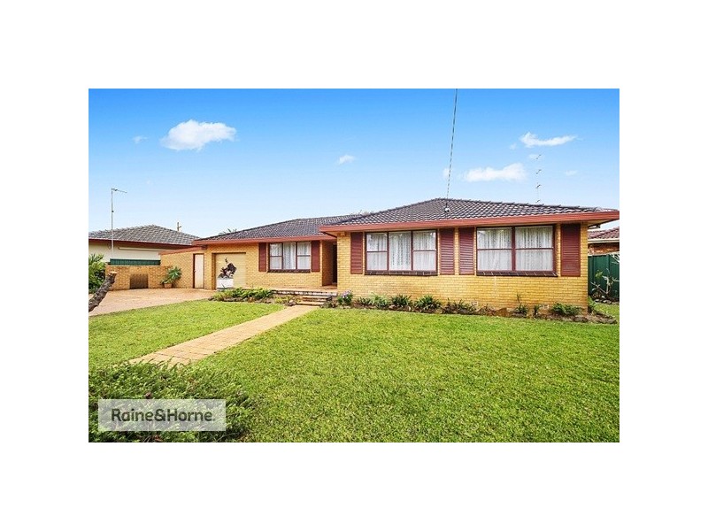 1 Daffodil Drive, Woy Woy NSW 2256