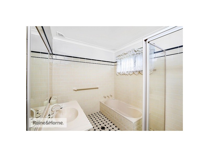 1 Daffodil Drive, Woy Woy NSW 2256