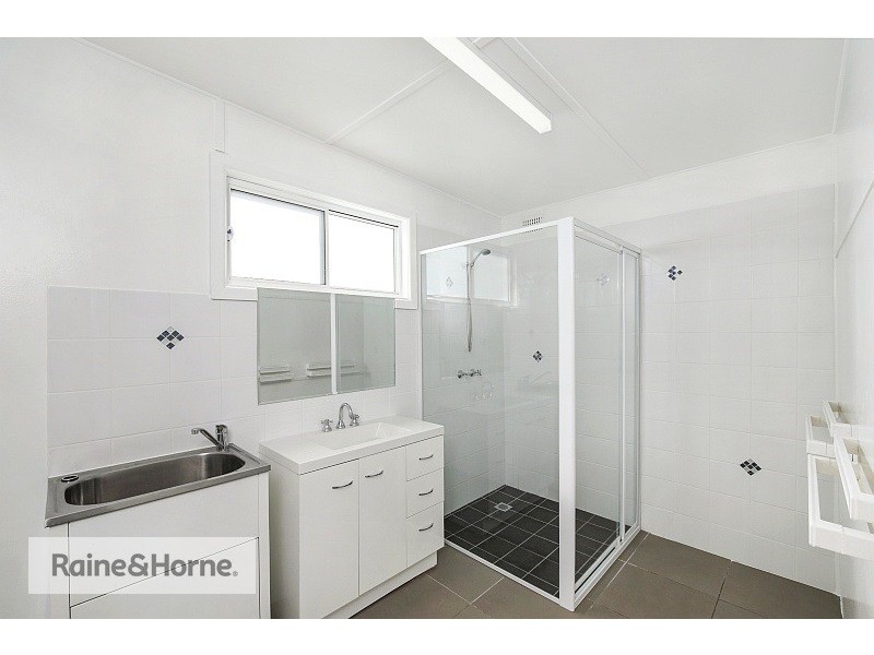 220 Railway Street, Woy Woy NSW 2256