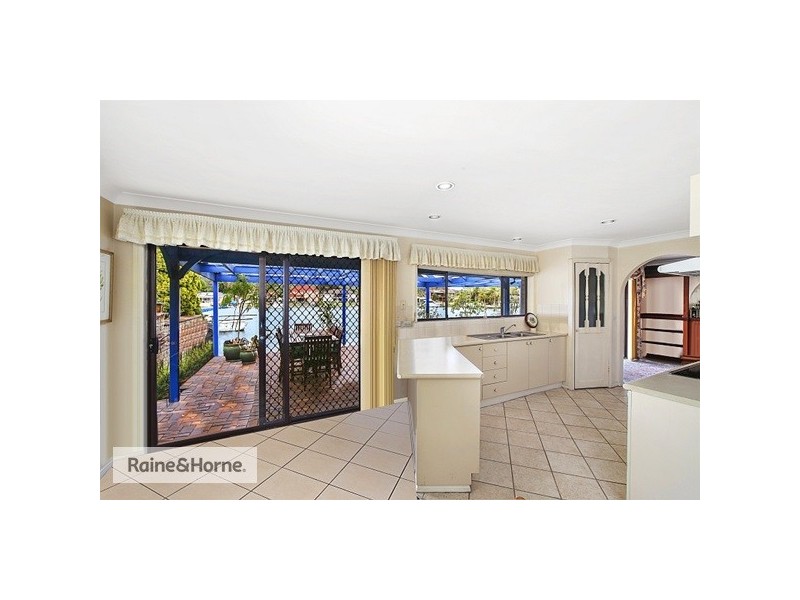 105 Helmsman Boulevarde, St Huberts Island NSW 2257