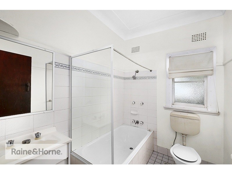 11 LURLINE STREET, Ettalong Beach NSW 2257