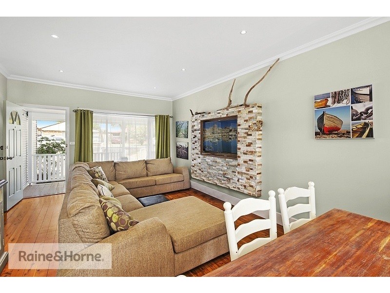 33 Nelson Street, Umina Beach NSW 2257