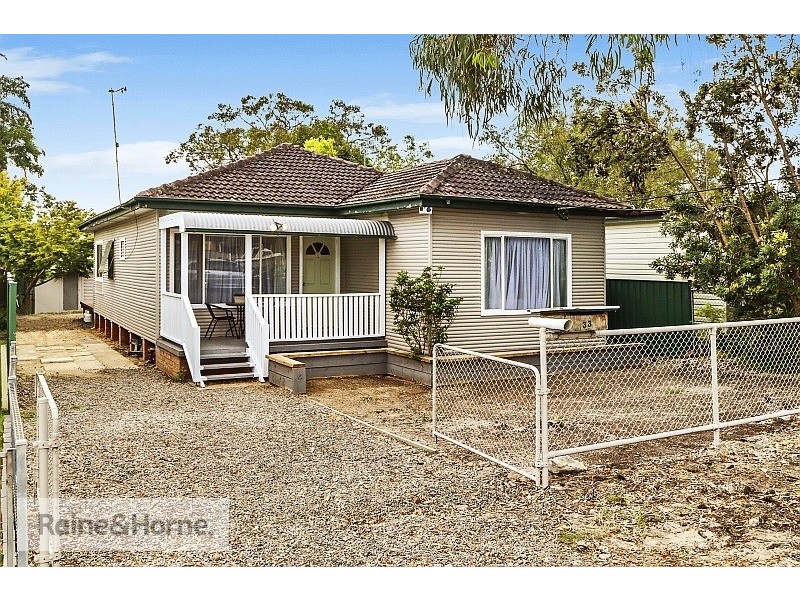 33 Nelson Street, Umina Beach NSW 2257