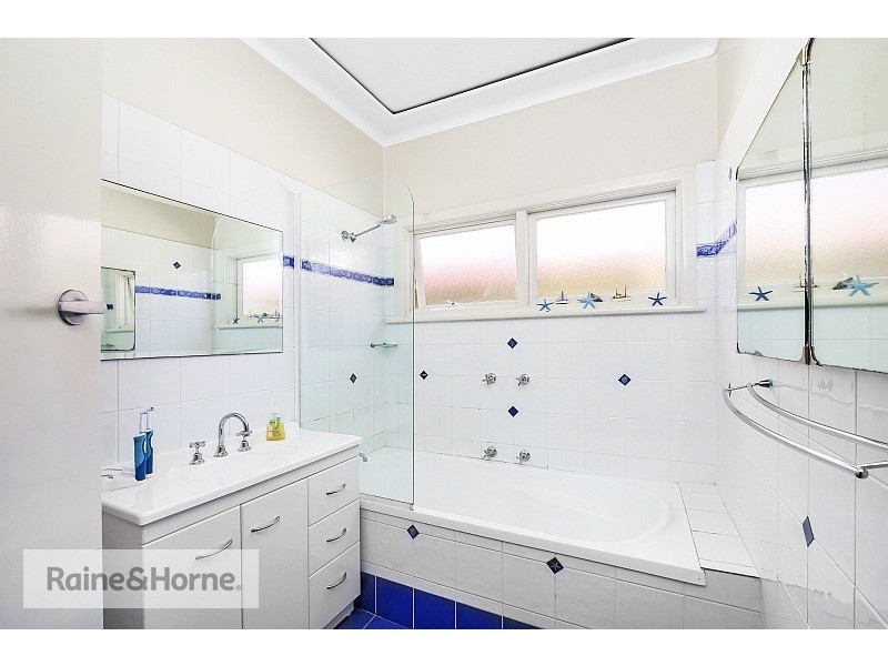 24 Melbourne Avenue, Umina Beach NSW 2257