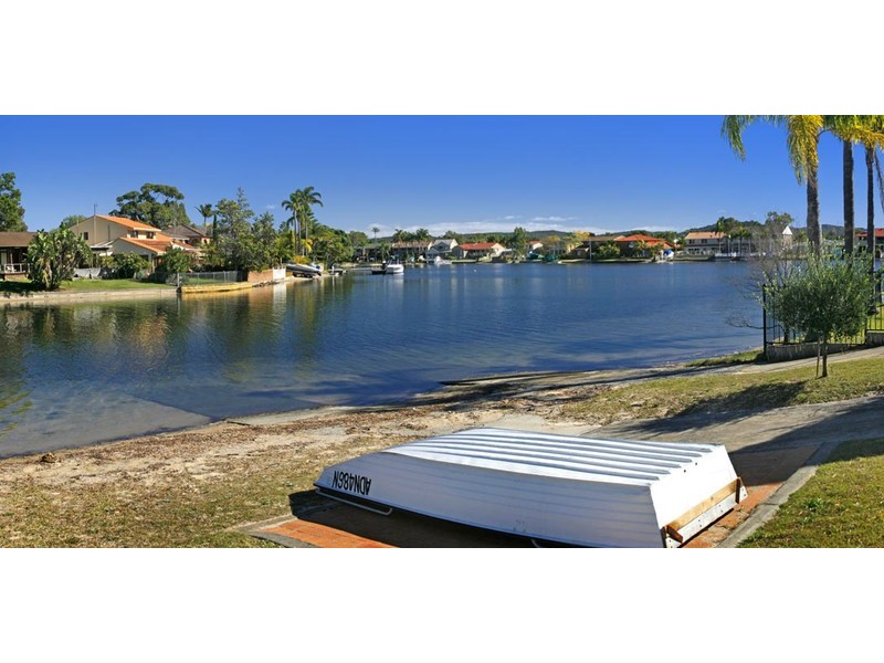 22 Helmsman Boulevarde, St Huberts Island NSW 2257