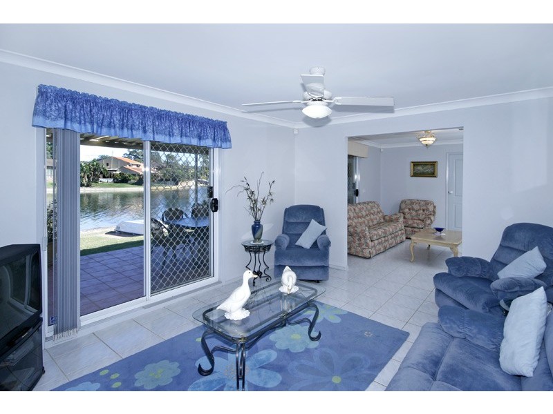 22 Helmsman Boulevarde, St Huberts Island NSW 2257