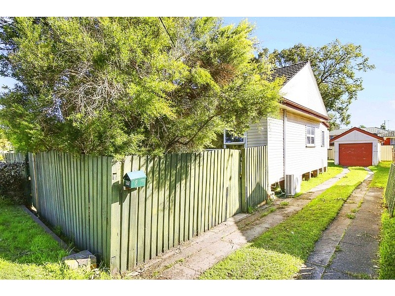 81 Victoria Avenue, Woy Woy NSW 2256