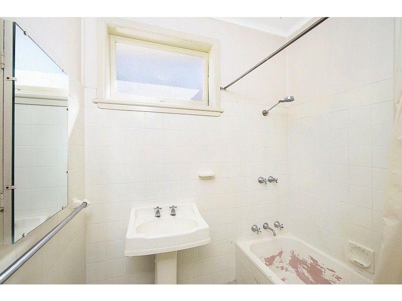 81 Victoria Avenue, Woy Woy NSW 2256