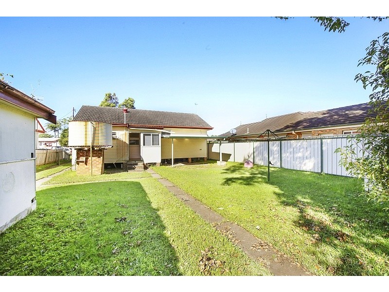 81 Victoria Avenue, Woy Woy NSW 2256