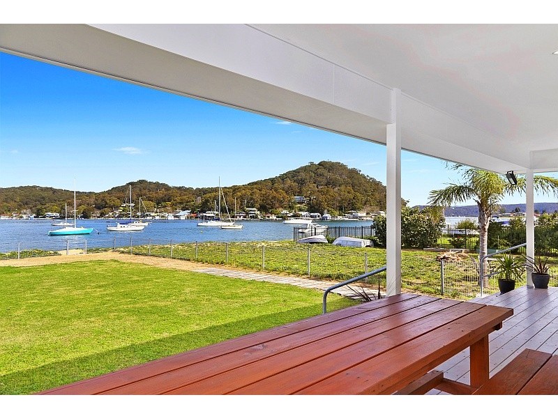 352 Booker Bay Road, Booker Bay NSW 2257