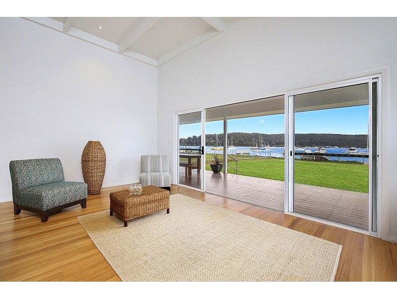 352 Booker Bay Road, Booker Bay NSW 2257