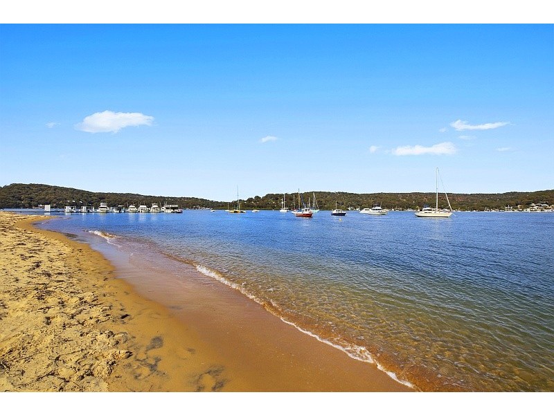 352 Booker Bay Road, Booker Bay NSW 2257