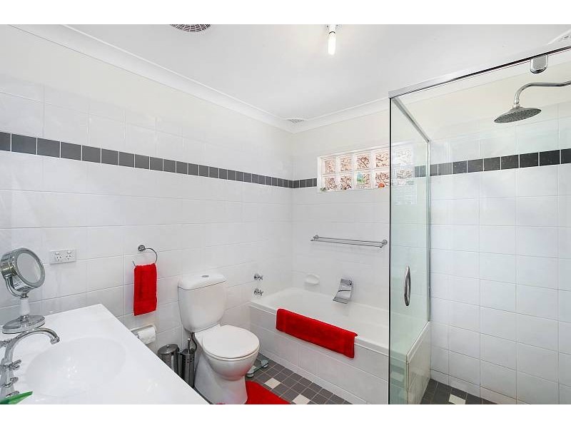 25 Oxford Street, Umina Beach NSW 2257