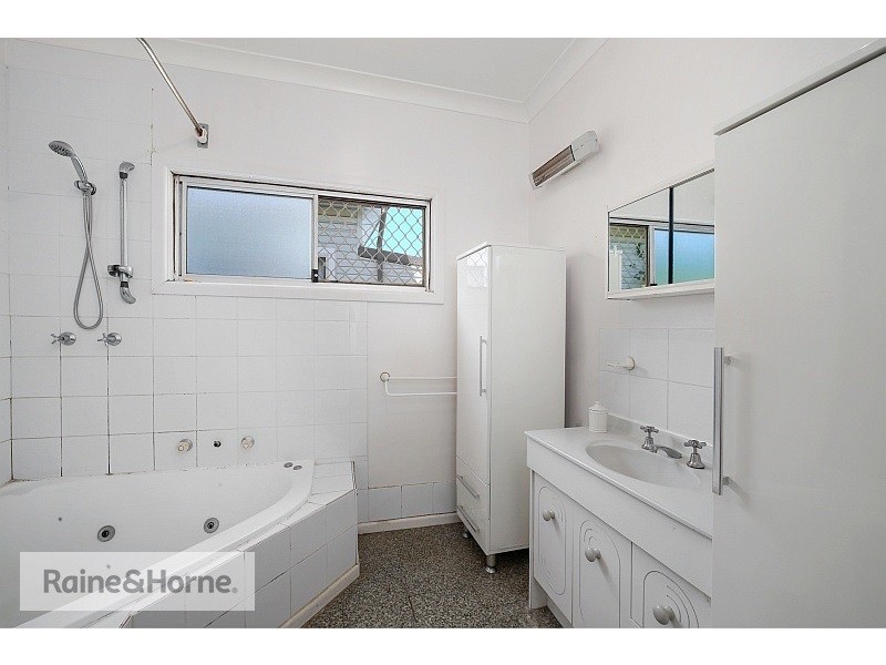 15 Crown Road, Umina Beach NSW 2257