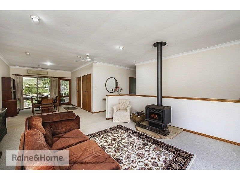 27 Daley Avenue, Daleys Point NSW 2257
