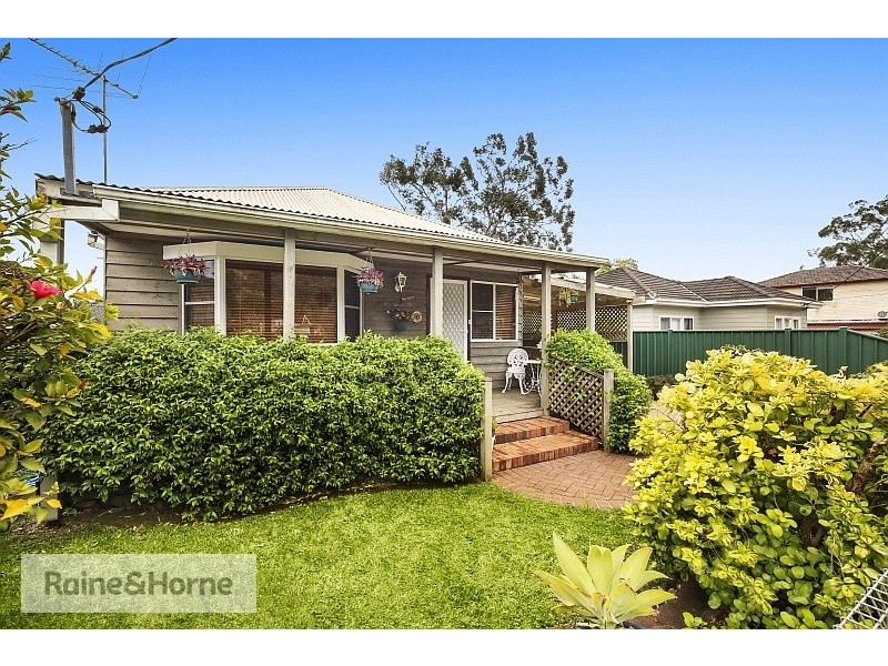 13 Banksia Street, Ettalong Beach NSW 2257