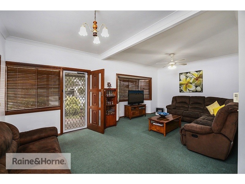 13 Banksia Street, Ettalong Beach NSW 2257