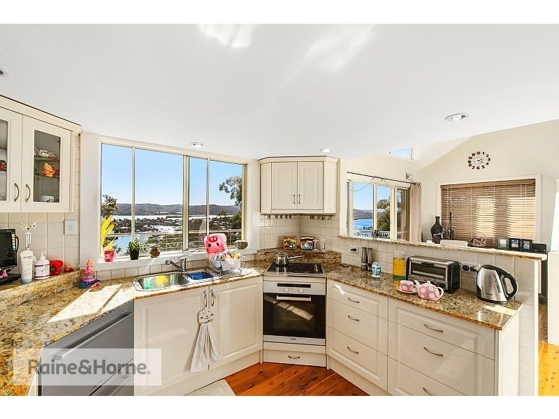7 Daley Avenue, Daleys Point NSW 2257
