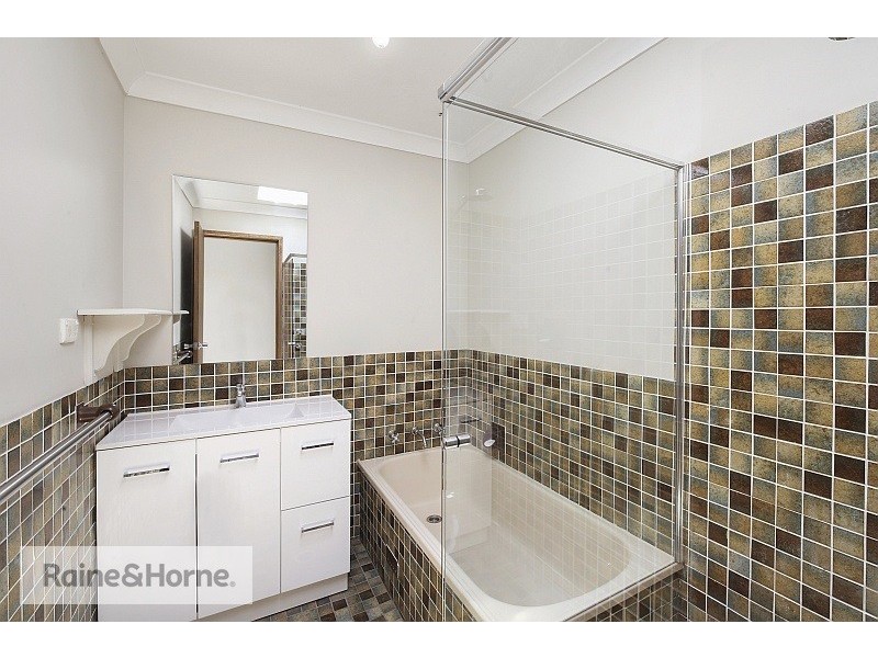 2 Goondi Close, Horsfield Bay NSW 2256