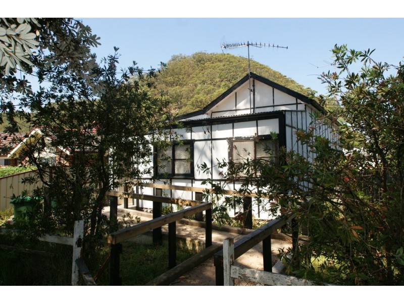 12 Banksia Street, Ettalong Beach NSW 2257