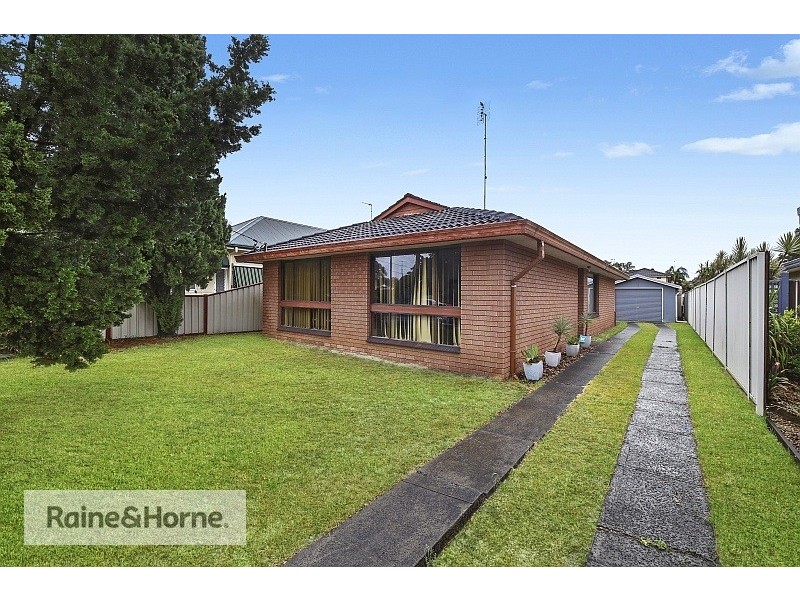 100 Watkin Avenue, Woy Woy NSW 2256