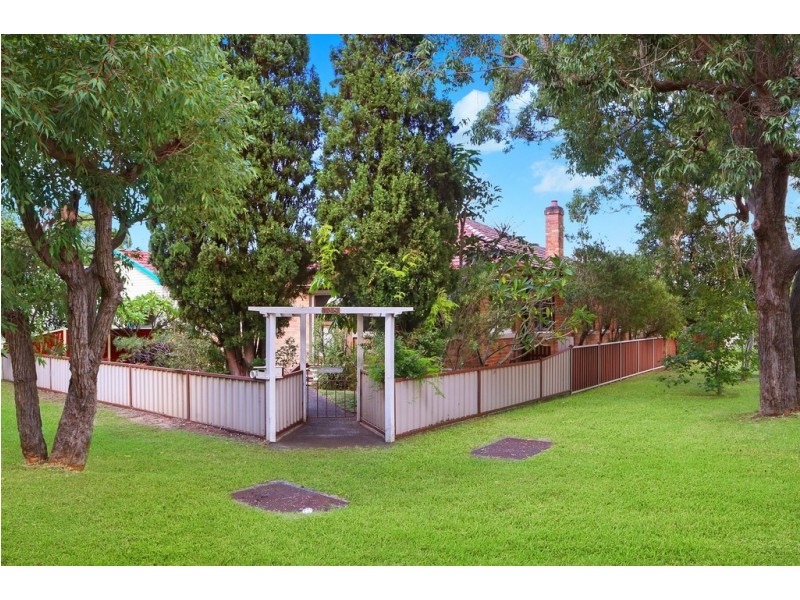 135 Memorial Avenue, Ettalong Beach NSW 2257