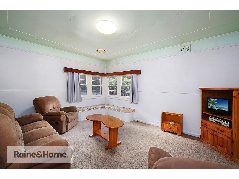 135 Memorial Avenue, Ettalong Beach NSW 2257
