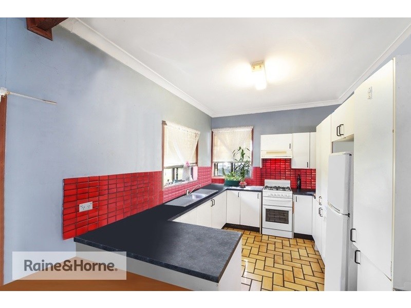 16 Oxford Street, Umina Beach NSW 2257