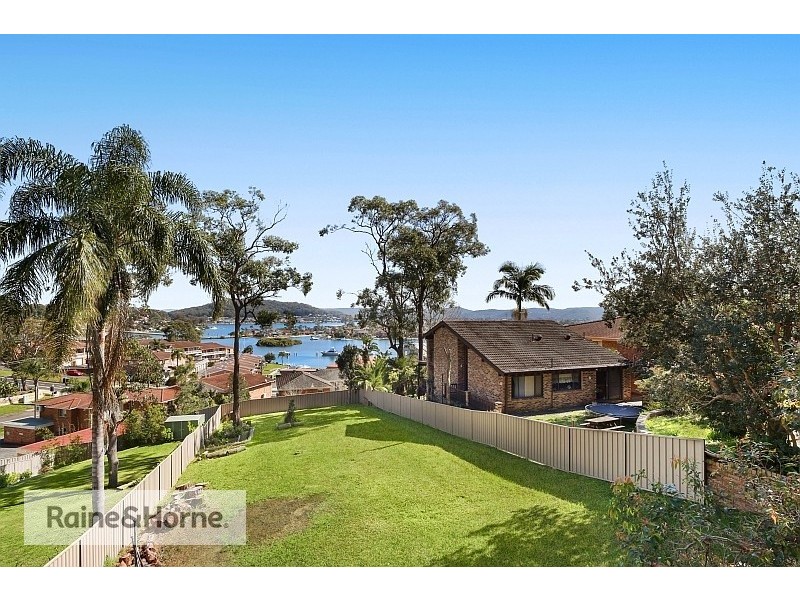 52 Yugari Crescent, Daleys Point NSW 2257