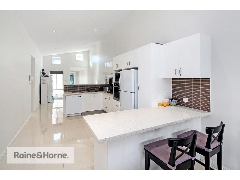 2/64 Gallipoli Avenue, Blackwall NSW 2256