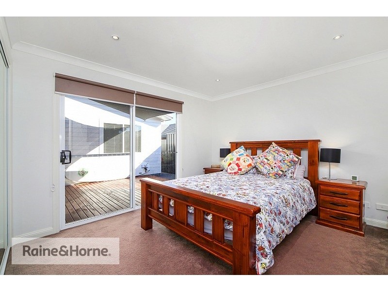 2/64 Gallipoli Avenue, Blackwall NSW 2256