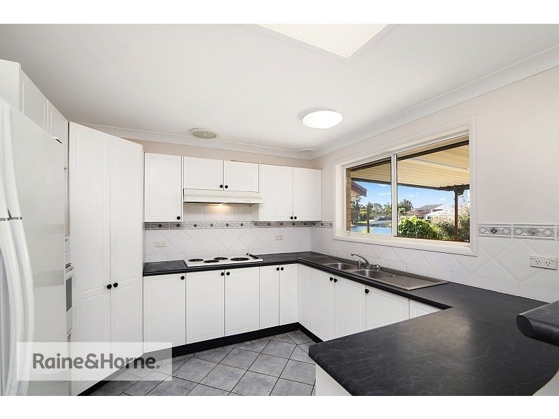 11 Helmsman Boulevard, St Huberts Island NSW 2257