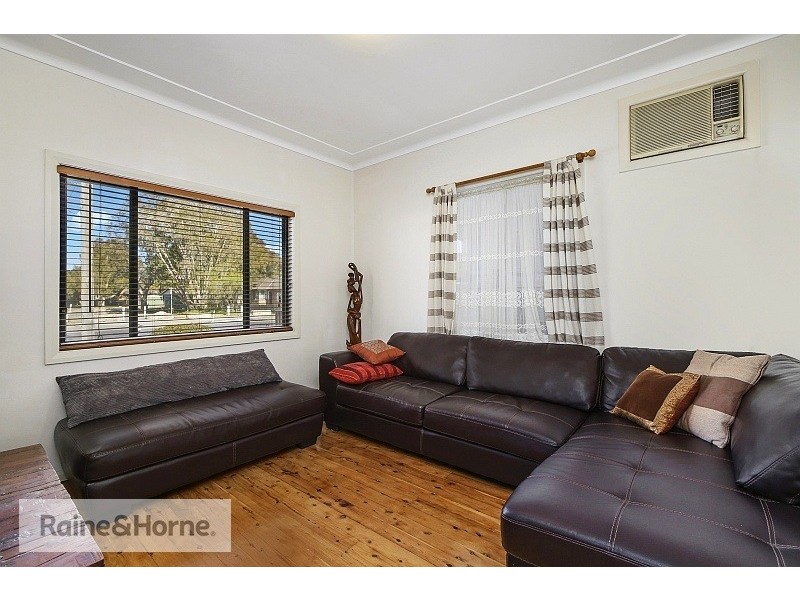 77 Lone Pine Avenue, Umina Beach NSW 2257