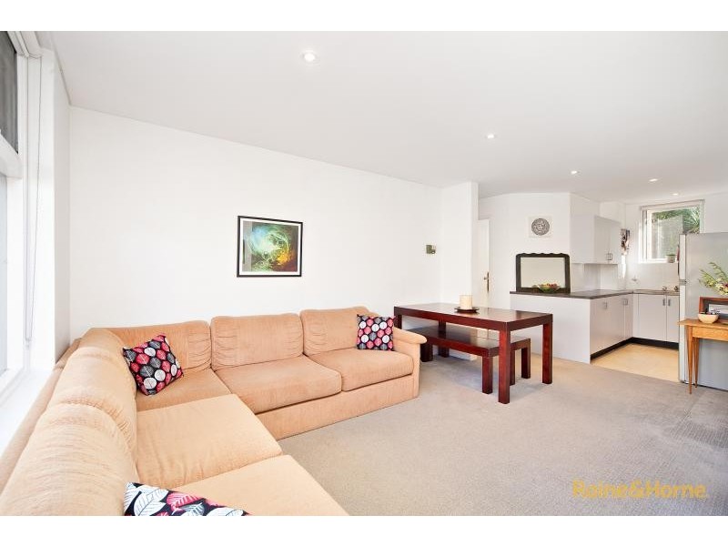 8/6 Campbell Parade, Manly Vale NSW 2093