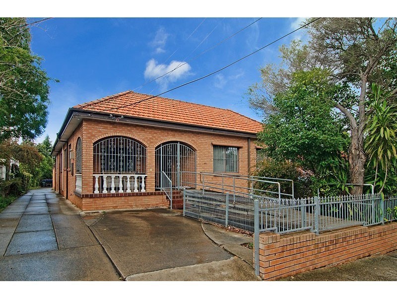 4/42 Cheltenham Road, Croydon NSW 2132