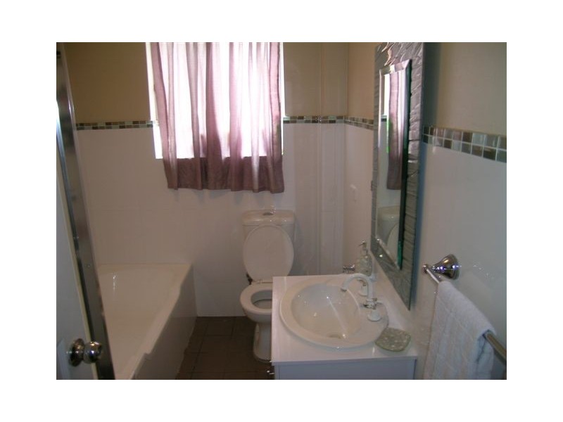 2/104 Leylands Parade, Belmore NSW 2192