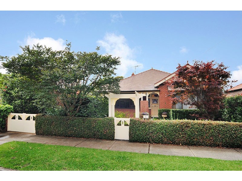 4 Dickinson Ave, Croydon NSW 2132