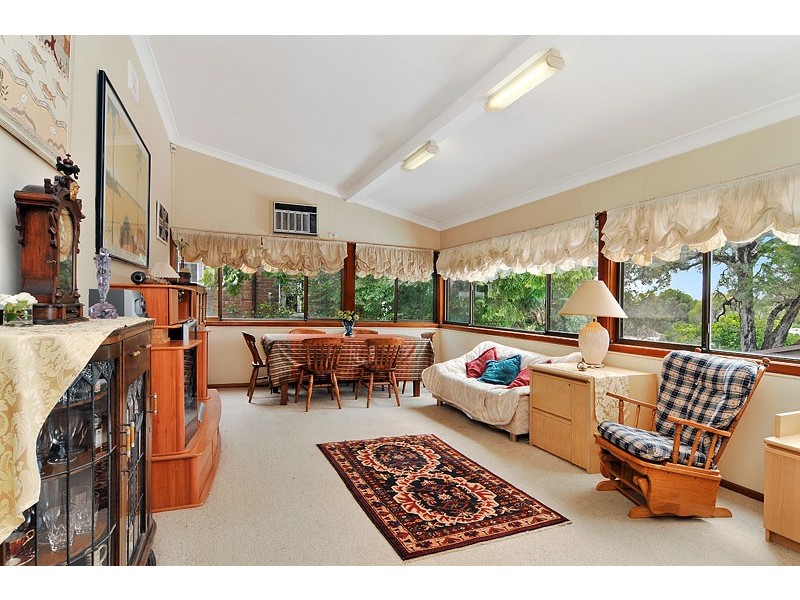 4 Dickinson Ave, Croydon NSW 2132