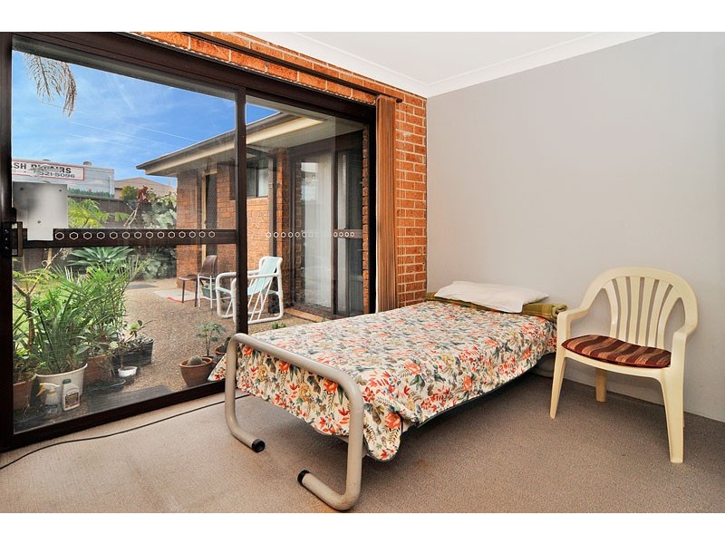 9 Dameeli Ave, Kirrawee NSW 2232