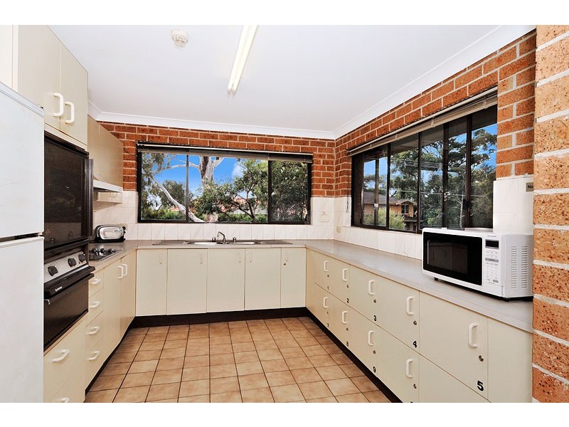 9 Dameeli Ave, Kirrawee NSW 2232