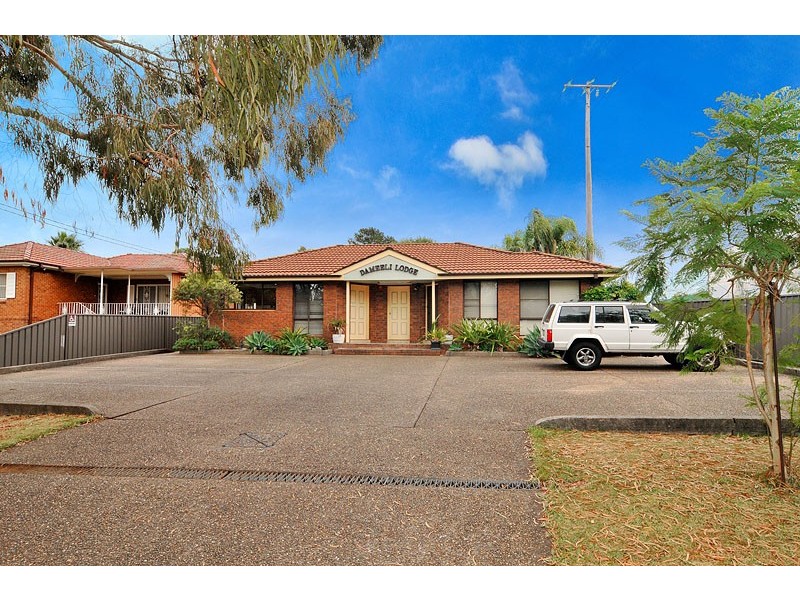 9 Dameeli Ave, Kirrawee NSW 2232