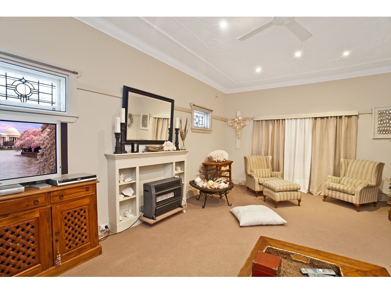 6 Sym Avenue, Burwood NSW 2134