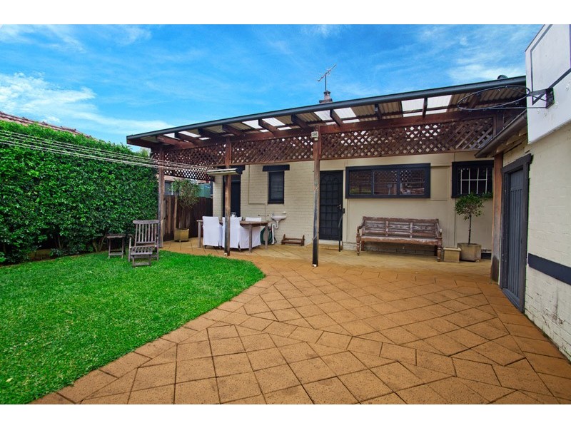 6 Sym Avenue, Burwood NSW 2134