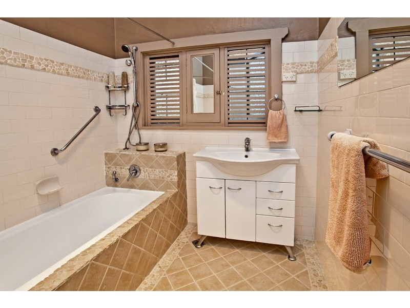 6 Sym Avenue, Burwood NSW 2134