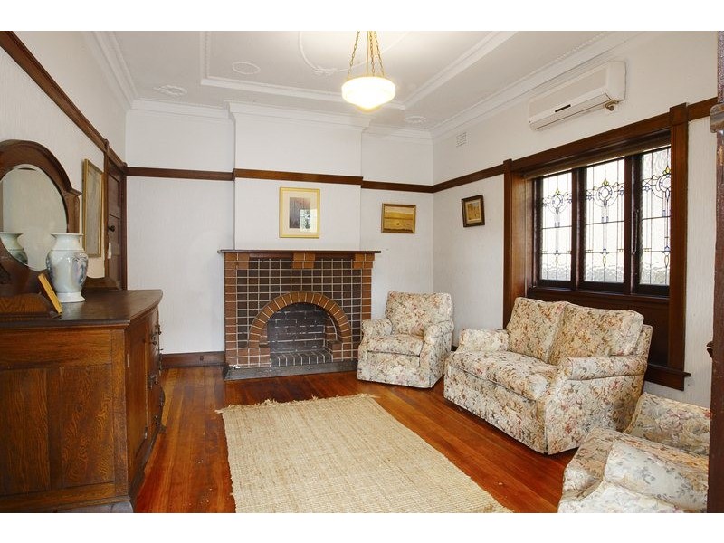 8 Sym Avenue, Burwood NSW 2134