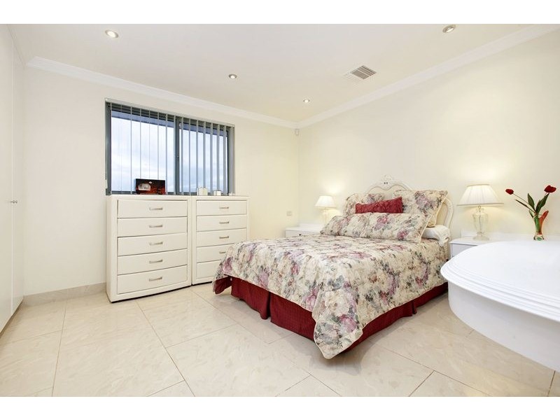 1 Tingara Lane, Cabarita NSW 2137